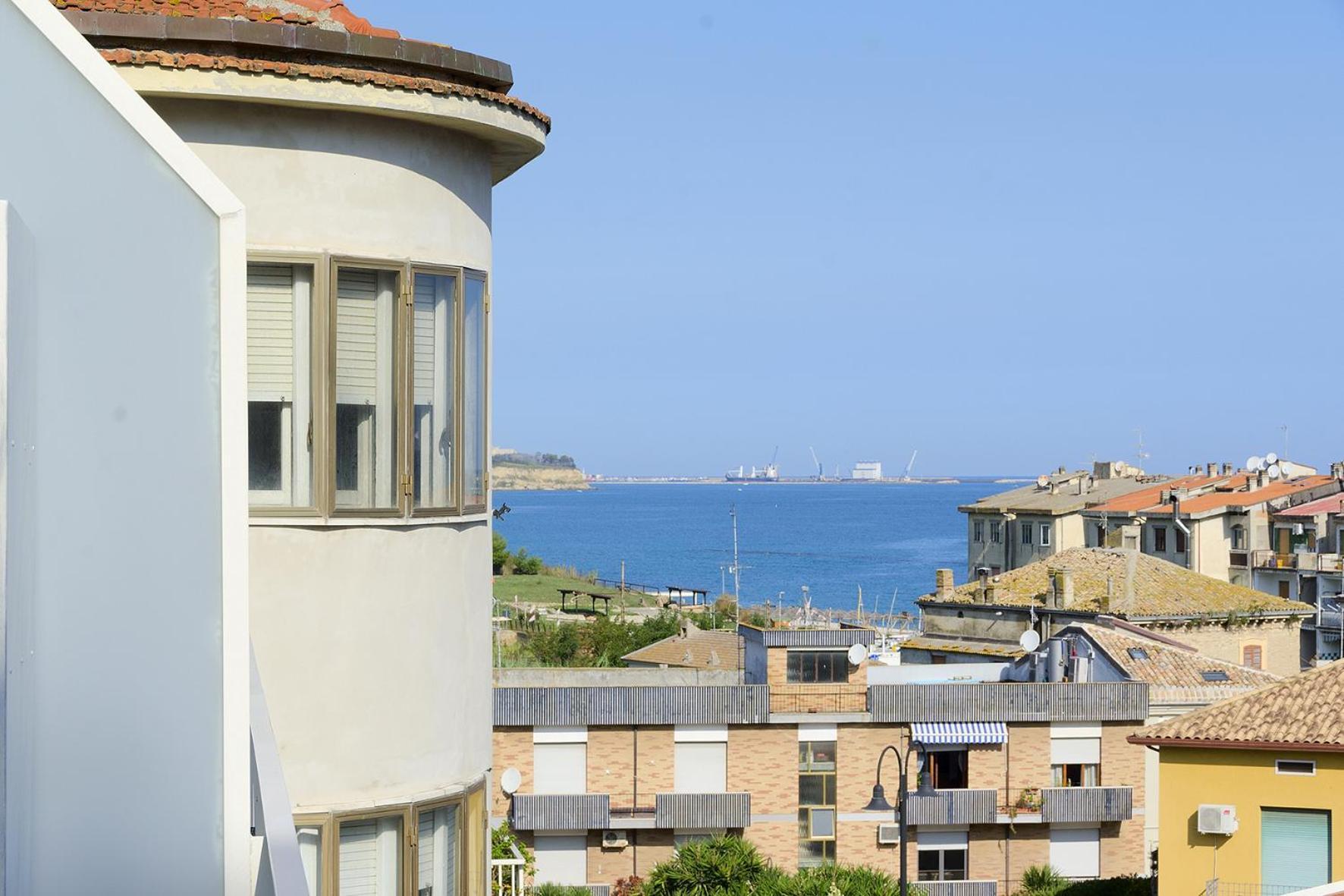 Apartamento Lo Scorcio Sul Mare Marina di San Vito Exterior foto